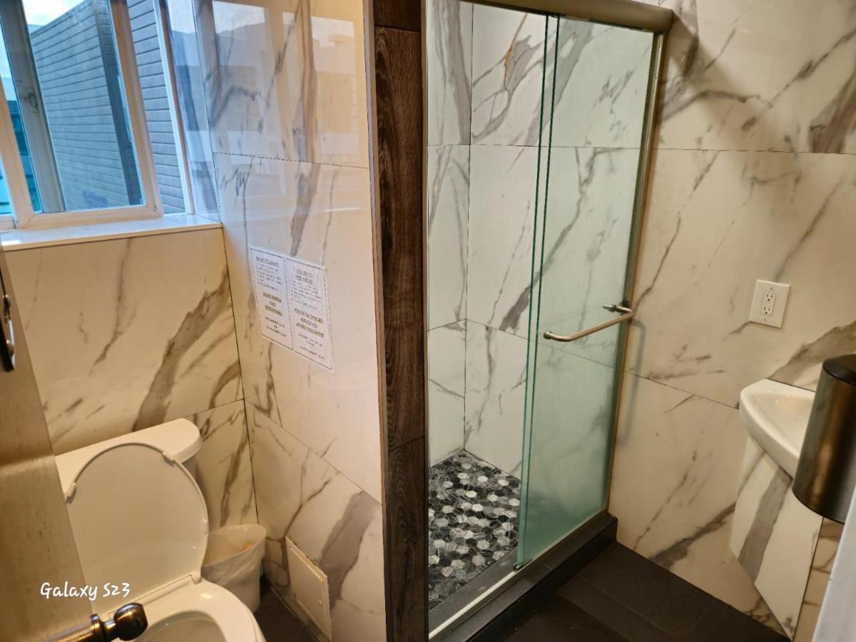 Private Twin Room